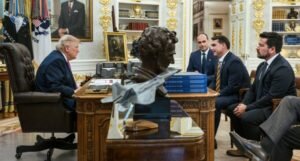 Horas depois de novos preços e ameaças ao Pix, Trump publica foto com Flávio Bolsonaro
