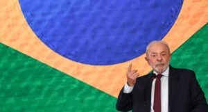 Lula refuta novas tarifas dos EUA e defende soberania econômica e manutenção do Pix
