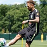 Neymar volta a treinar com o grupo, mas continua em dúvida para o jogo contra o Haiti