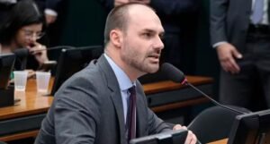 PGR pede condenação de Eduardo Bolsonaro por coação em caso de tarifas contra o Brasil
