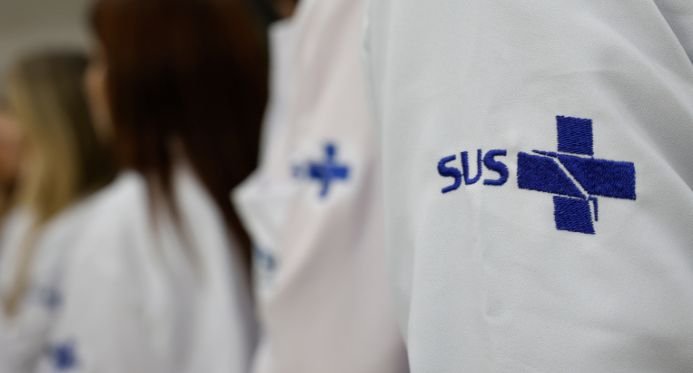 Programa Mais Médicos completa 13 anos e atinge 67 milhões de brasileiros atendidos pelo SUS