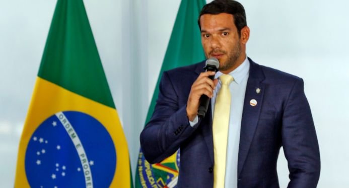 Samir Xaud teria usado recursos da CBF para pagar viagens de luxo para namorados, revela portal Leo Dias