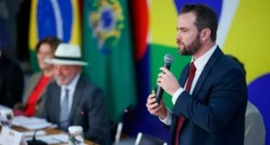 Durigan refuta taxas dos EUA e diz que Brasil não vai “baixar a cabeça” nas negociações – Em Dia ES