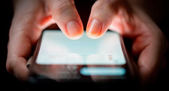 Congresso aumenta punição para crimes sexuais online contra crianças