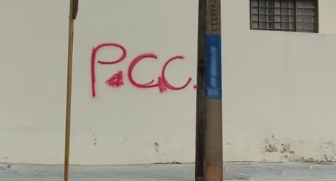EUA bloqueiam mercadorias de brasileiros ligados ao PCC e Brasil contesta sobretaxa comercial