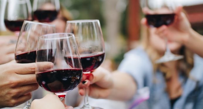 Festival de Inverno Vinho & Mar tem programação gratuita na Ilha de Guriri – Em Dia ES