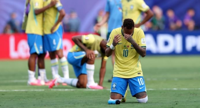Jornal britânico associa avanços evangélicos ao declínio do futebol brasileiro – Em Dia ES