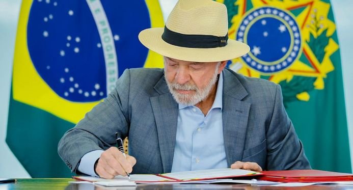 Lula sanciona “Pix Pensão” e pacote de medidas para proteger as mulheres – Em Dia ES