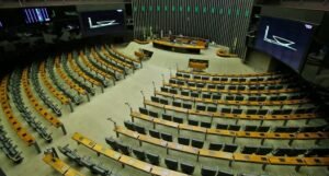 Quase 90% dos deputados pretendem concorrer à reeleição em 2026, segundo pesquisa – Em Dia ES