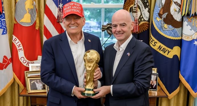 Trump ataca juiz brasileiro e admite que pediu à FIFA que revisasse o cartão do jogador americano