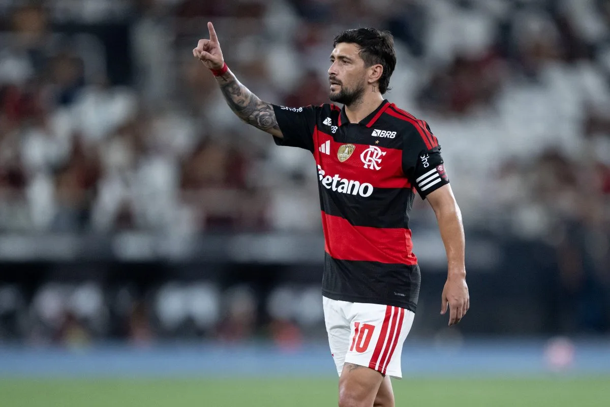 Arrascaeta pode perder 8 jogos do Flamengo; veja lista