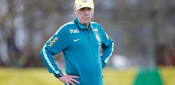 Carlo Ancelotti, técnico da seleção brasileira, durante treino na Austrália