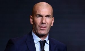 Zidane tece elogios a Olise e explica comemoração fervorosa em gol do meia