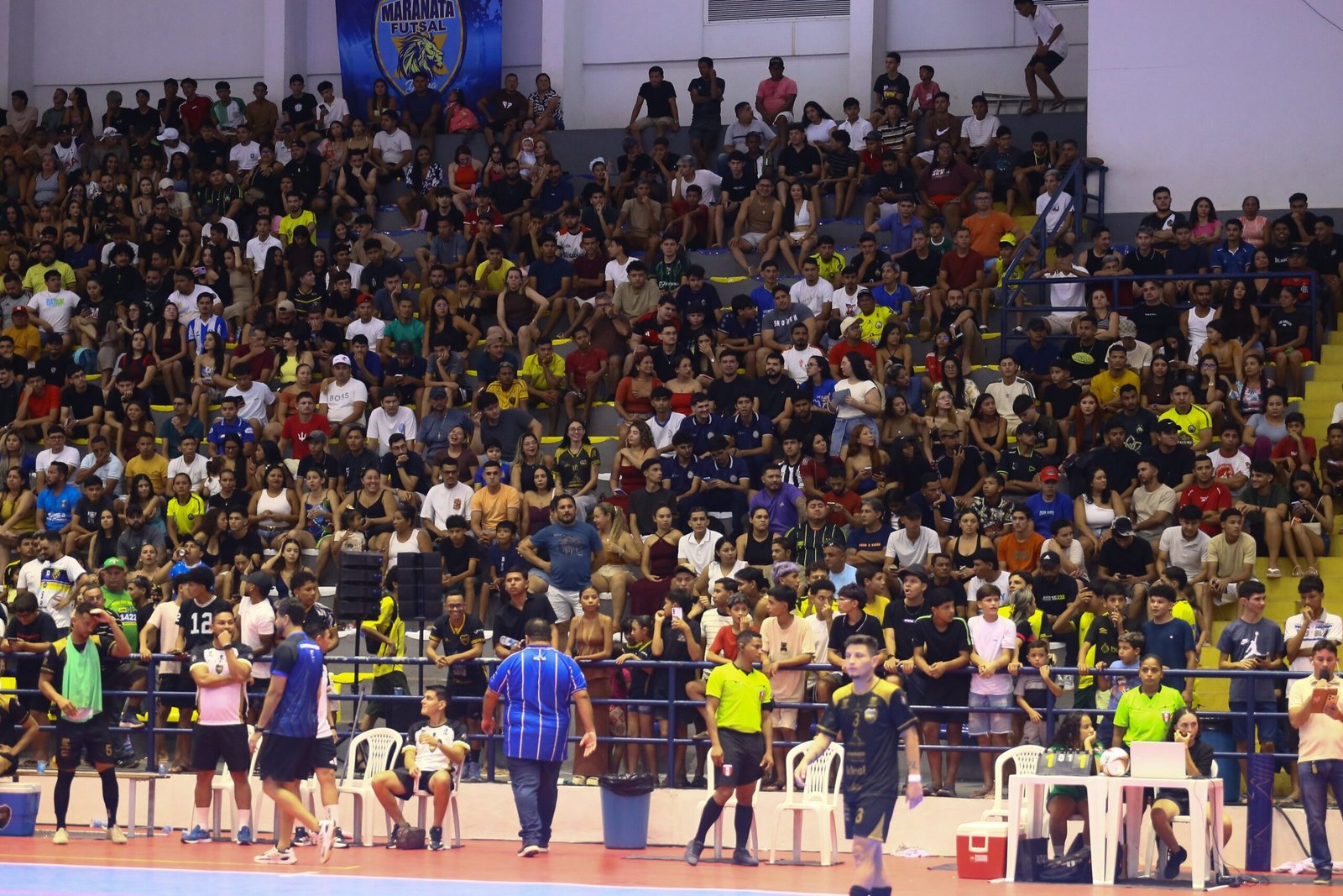 Ginásio lotado e festa nas arquibancadas: torcida dá show e embala noite de terça, 29, na Copa Santarém de Futsal