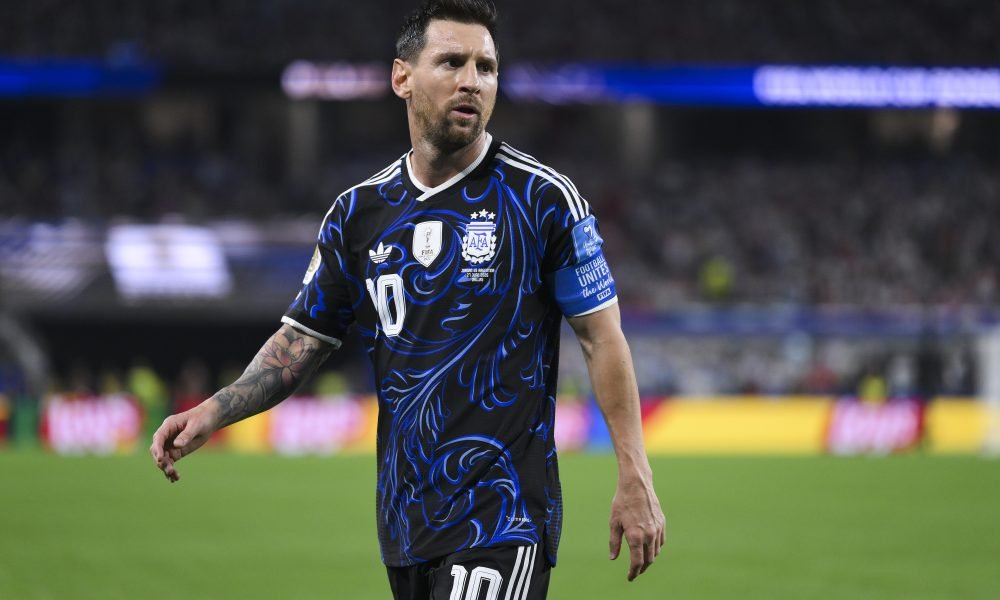 Ex-Seleção Brasileira aponta Messi como melhor da história do futebol: "Não vi Pelé jogar"