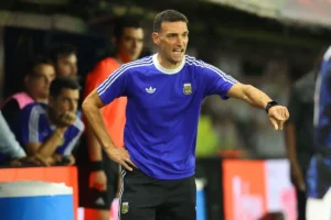 Argentina inicia negociação para renovar contrato de Lionel Scaloni