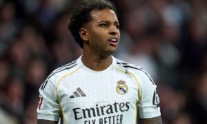 Rodrygo volta a treinar com bola no Real Madrid, mas recuperação ainda é longa