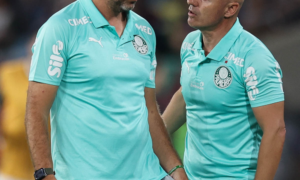Vitor Castanheira destaca estratégia do Palmeiras e lamenta gol no fim