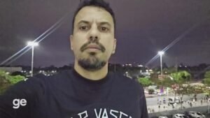 Meia do Boca Juniors responde à provocação de Thiago Mendes com foto rasgando escudo do Vasco