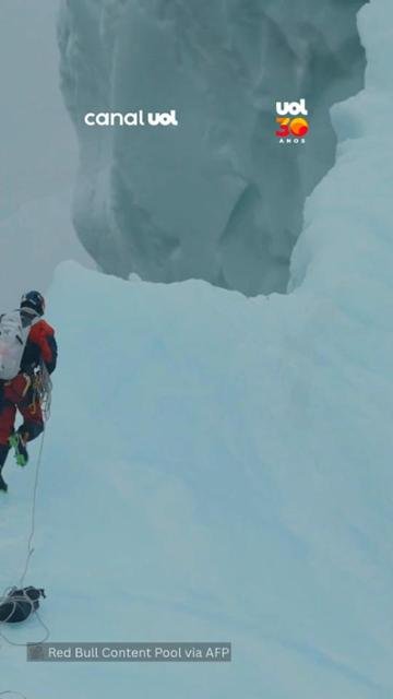 Mergulhadora canadense é a 1ª mulher a saltar de iceberg no Atlântico Norte; veja o momento