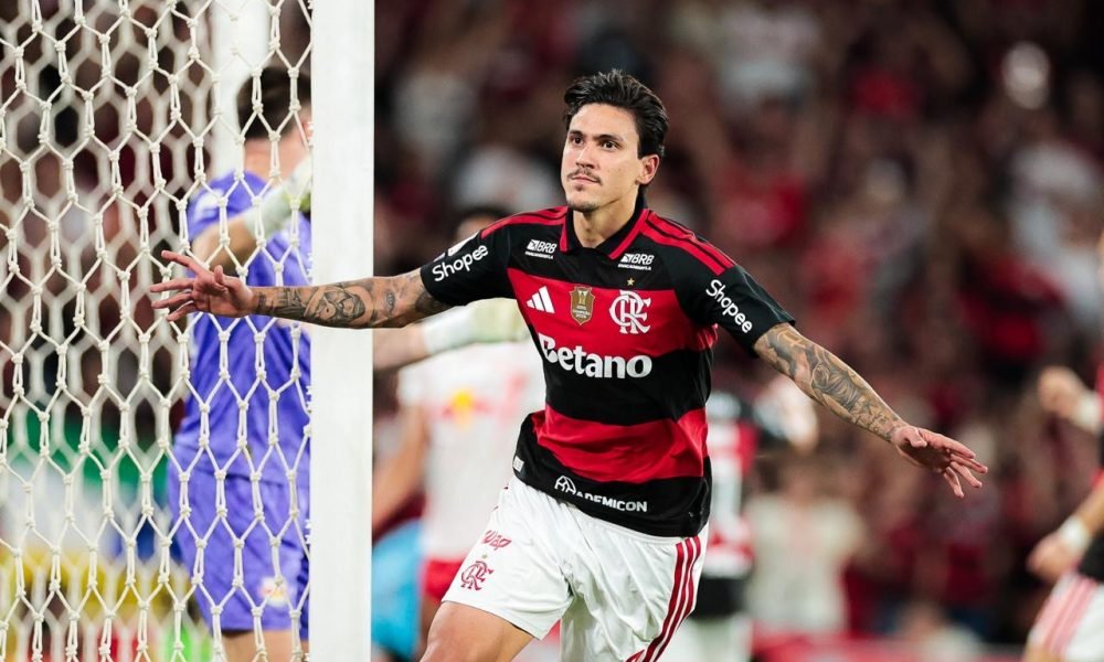 Flamengo visita Santos em duelo entre líder e time embalado no Brasileirão
