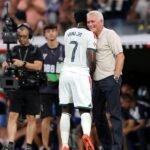 Irritado, Mourinho volta a disparar contra arbitragem após expulsão de Vini Jr