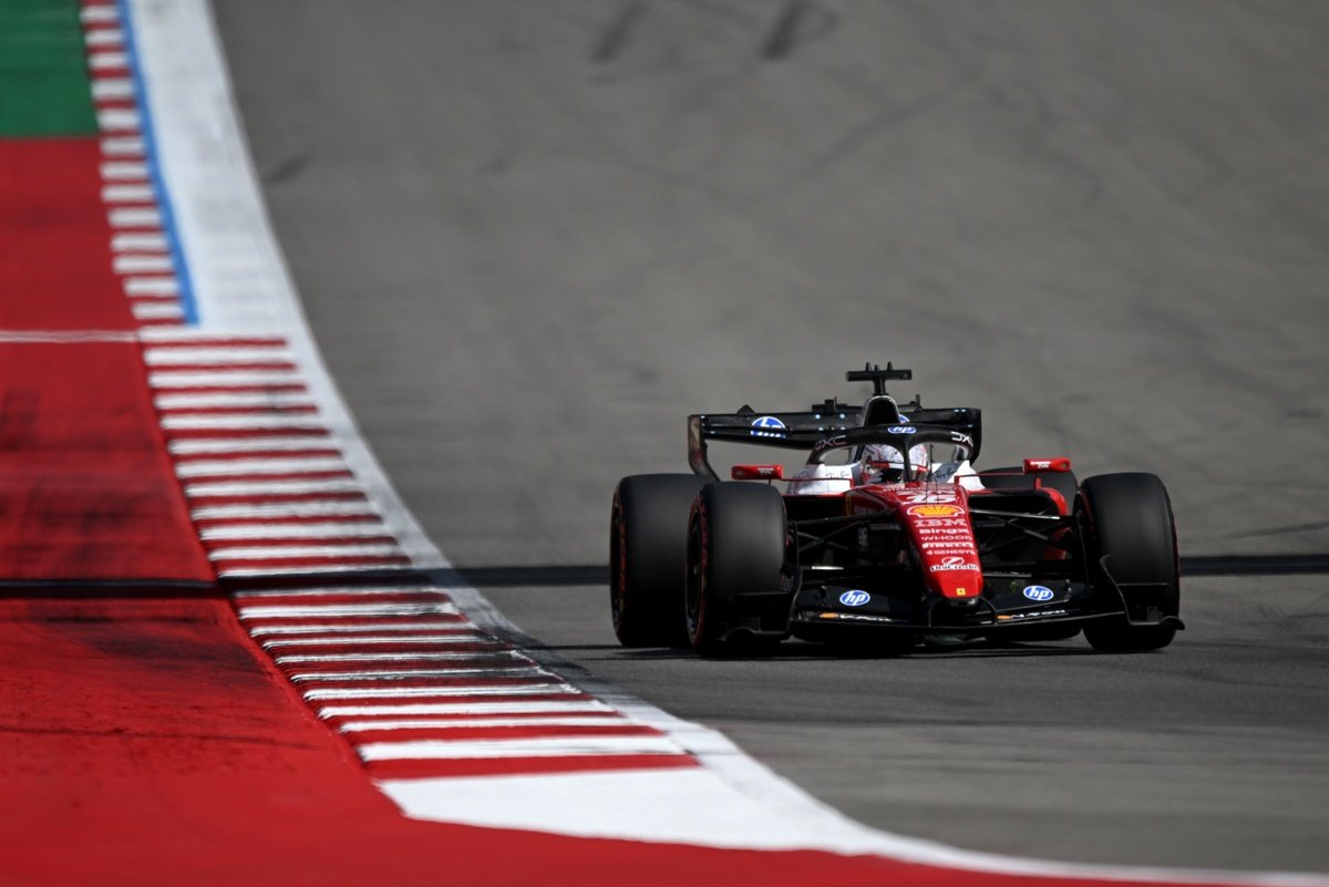 F1: Leclerc voa e lidera TL1 no México; Bortoleto fora do carro