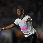 Vasco reconhece dívida com Ribamar e sofre cobrança de Castán