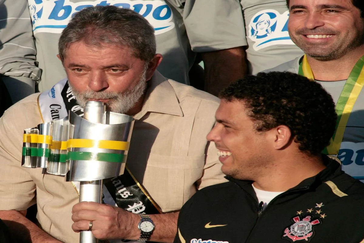 Corinthians parabeniza Lula após reeleição à Presidência