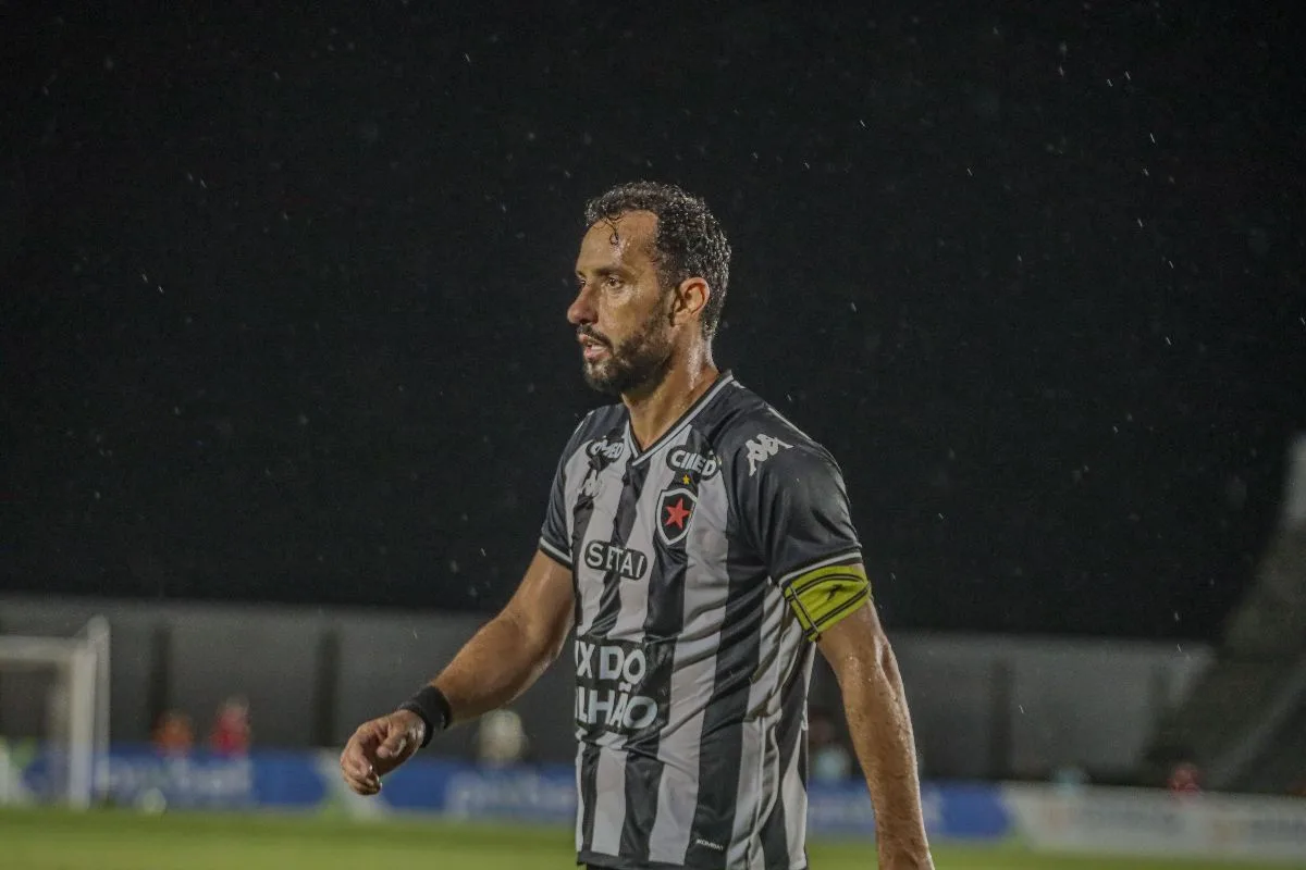 Nenê negocia compra da SAF do Botafogo-PB