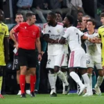 Vini Jr. tem gol anulado e é expulso em vitória do Real Madrid