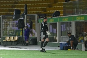 Eduardo Baptista protege Matheus Cunha e Félix Torres no Inter