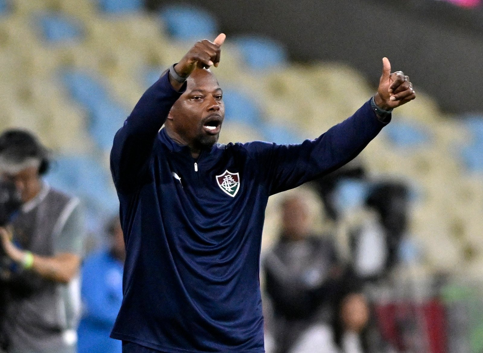 Análise: Fluminense flerta com a derrota, mas vence no sufoco e respira na briga pelo G-4