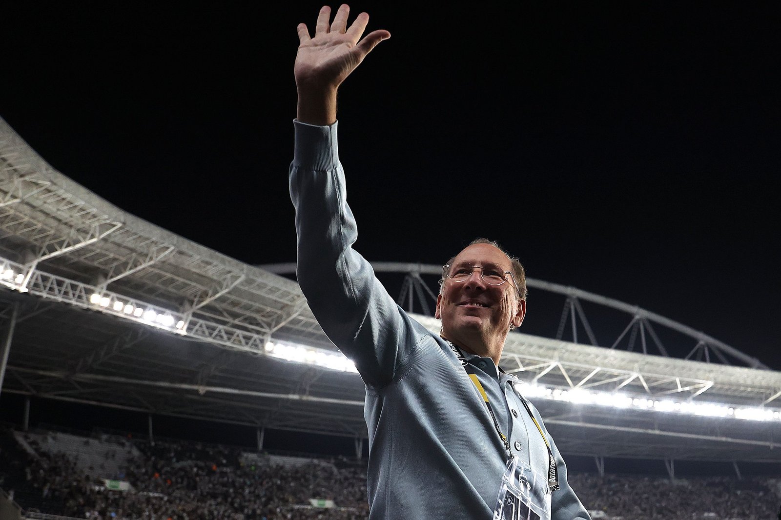 Botafogo: Desembargador suspende multa a Textor e afasta administrador