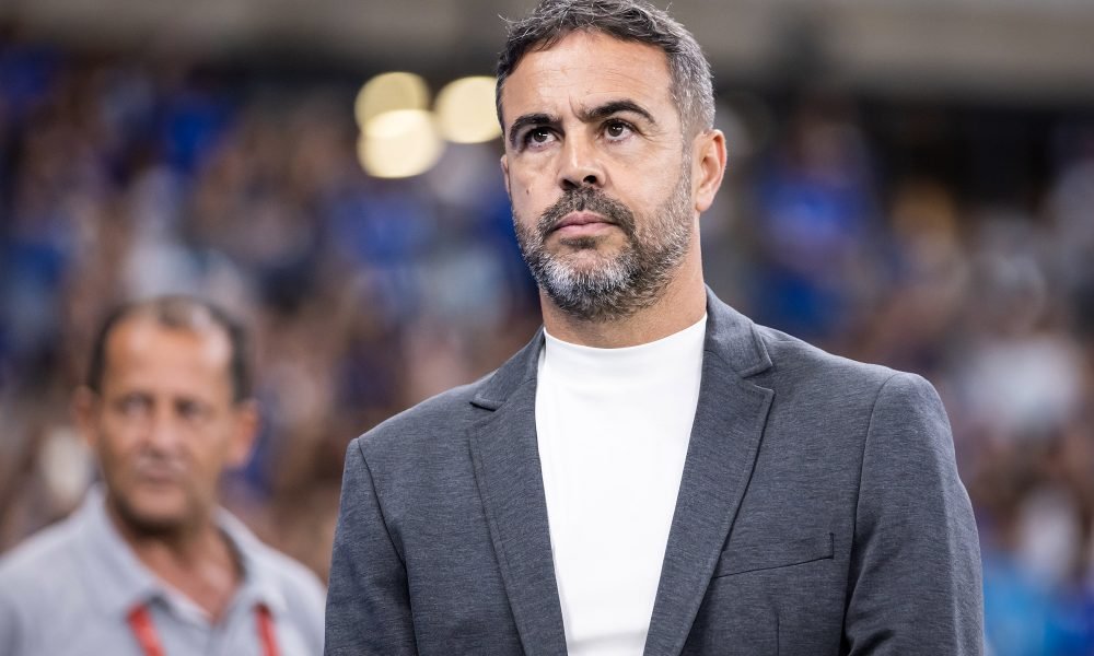 Artur Jorge revela conversa direta com Gerson no Cruzeiro: 'Às vezes espero mais'