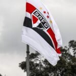 Tricolor mira reforço internacional para o meio-campo, mas valores preocupam