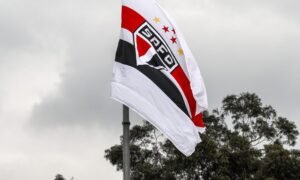 Tricolor mira reforço internacional para o meio-campo, mas valores preocupam