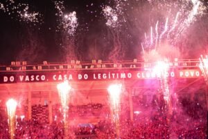 Vasco ainda tenta jogar em São Januário contra o Boca, apesar de batalha pelo Maracanã