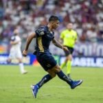 Kike Olivera retorna ao time titular do Bahia contra o Palmeiras