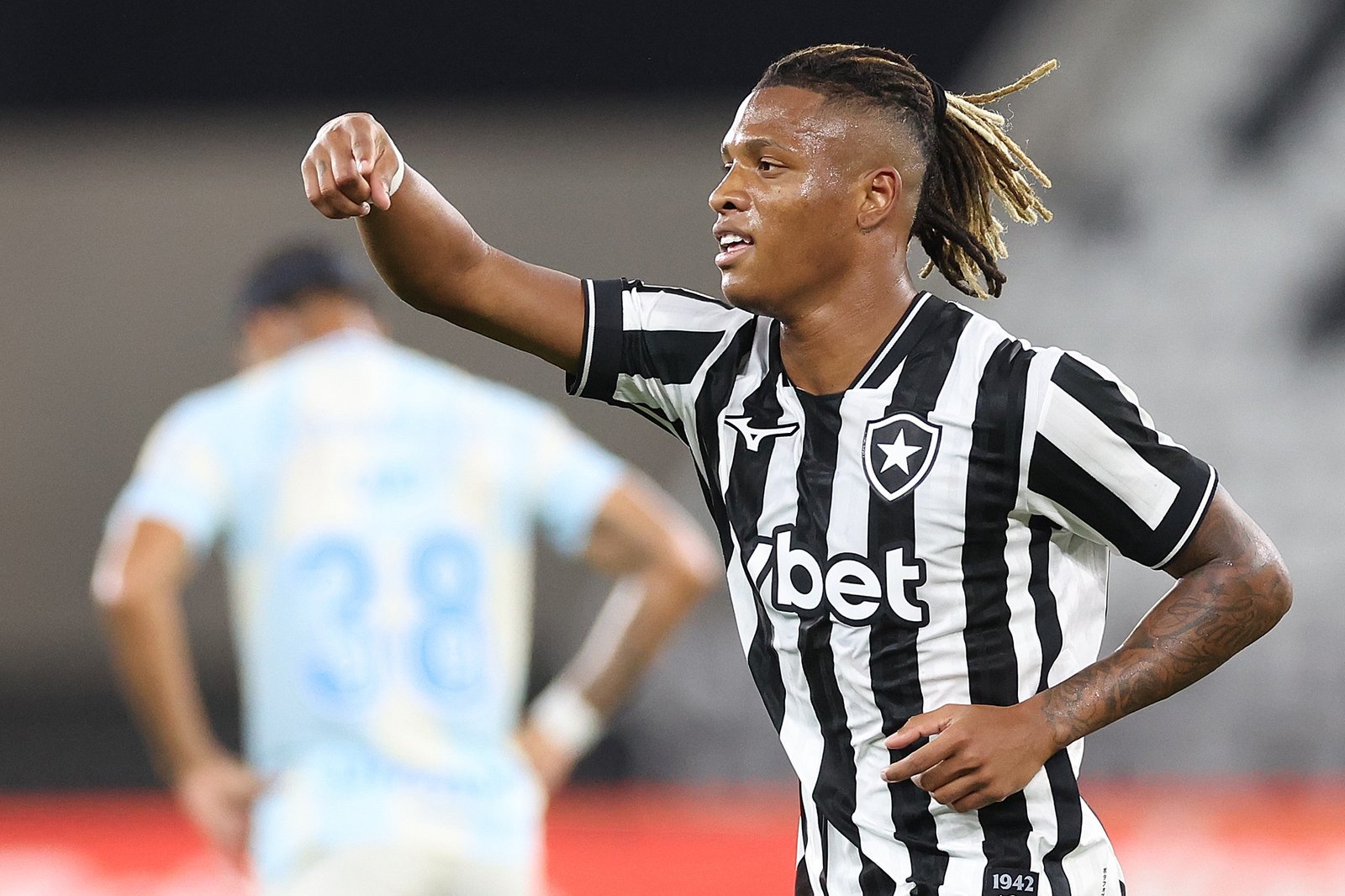 Com voltas de Danilo e Huguinho, Tite passa a ter elenco completo à disposição no Botafogo