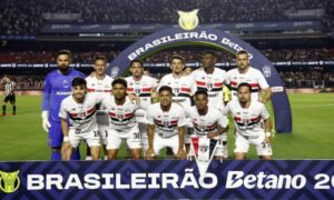 São Paulo perde invencibilidade no MorumBIS após derrota para o Santos