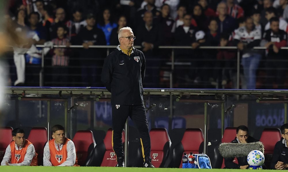 Dorival classifica momento do São Paulo como inexplicável após derrota para o Santos