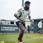 Santos x Flamengo: com ex dos dois lados, times se enfrentam na Vila pelo Brasileirão; veja a lista