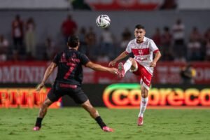 Atlético-GO vê margem no G-6 encolher e faz jogo direto contra o Sport