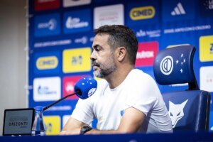 Artur Jorge reconhece superioridade do Cruzeiro: "Vitória justa"