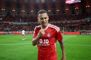 Análise: Inter derruba Diniz e fecha como terror do Corinthians no ano