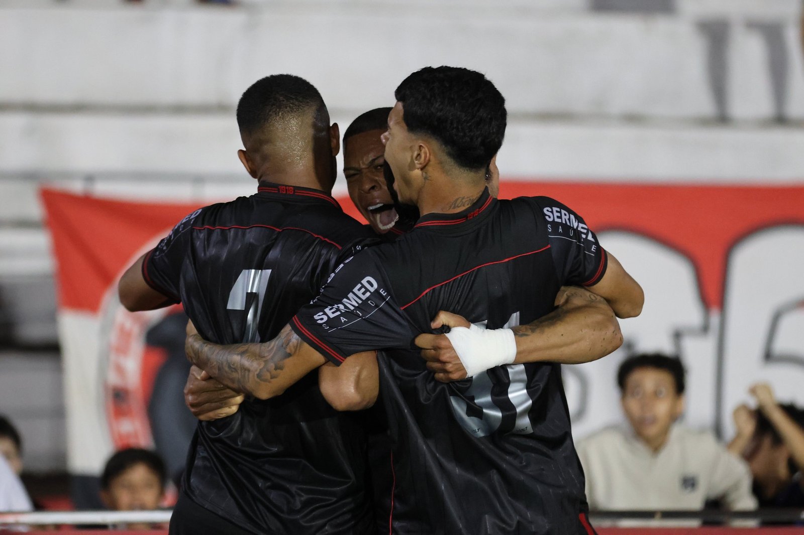 Botafogo-SP projeta permanência na Série B com mais uma vitória