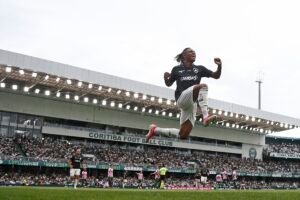Artilheiro do Botafogo, Danilo salva mais um jogo apagado do ataque
