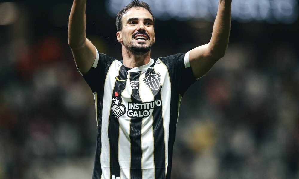 Atlético-MG vence o Coritiba e alcança marca importante na briga pela Libertadores