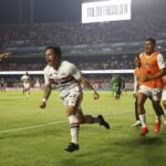 São Paulo vence o Vasco e encontra no MorumBIS o caminho para subir no Brasileirão